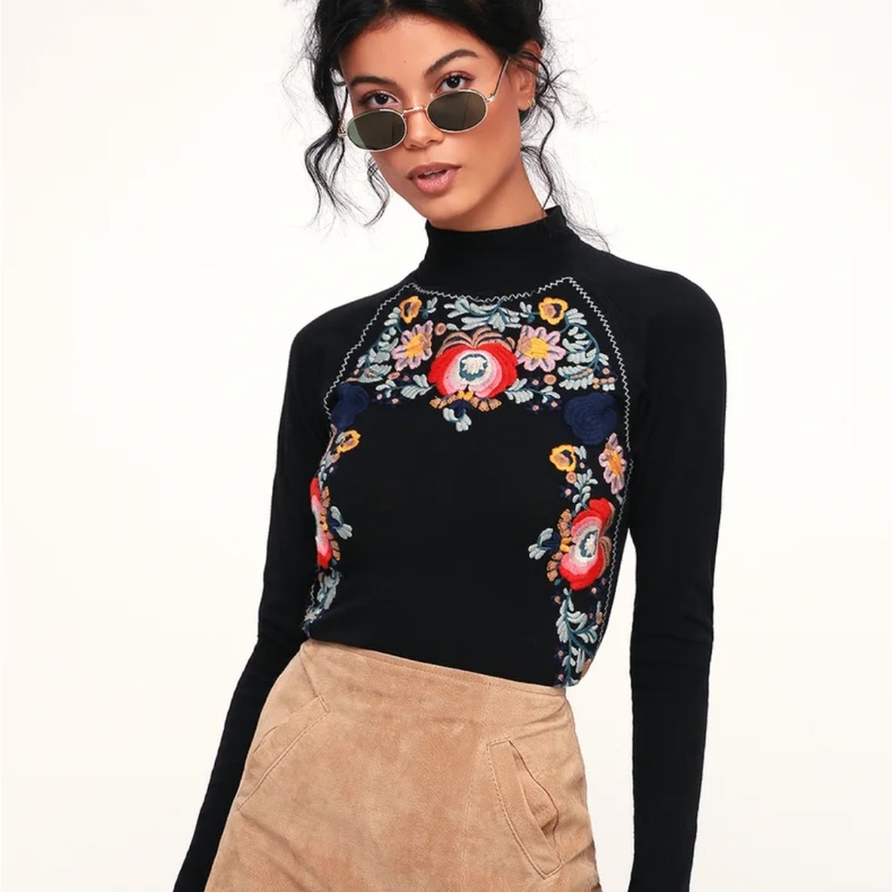 Free People black disco rose embroidered top new without tag small x small - Picture 3 of 4